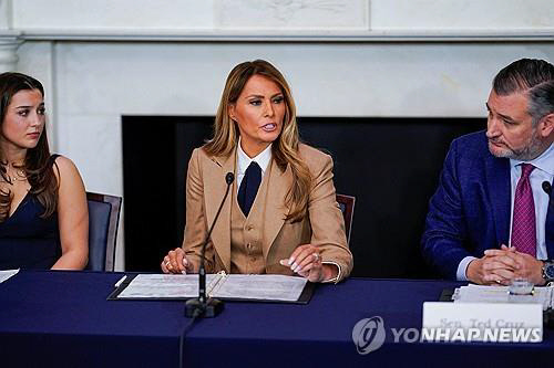 멜라니아 트럼프 여사.<워싱턴 로이터=연합뉴스>